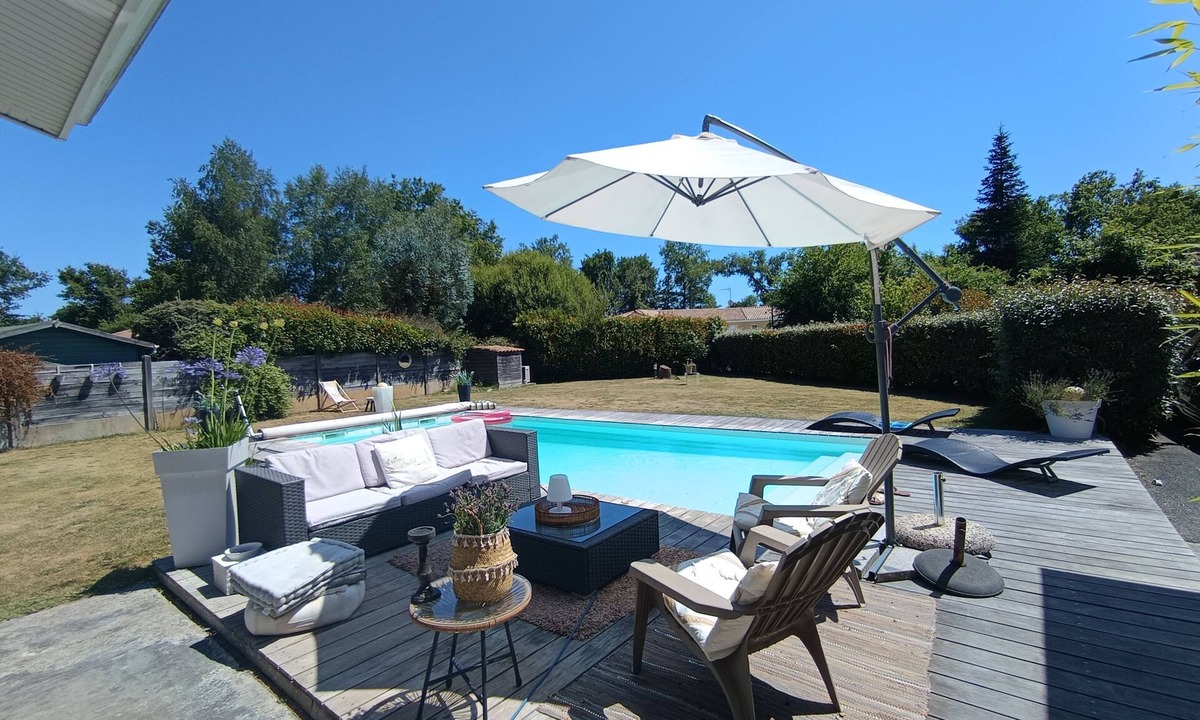 Saint-Jean-d'Illac Villa | Air-conditioned villa for rent between Bordeaux and Bassin d'Arcachon