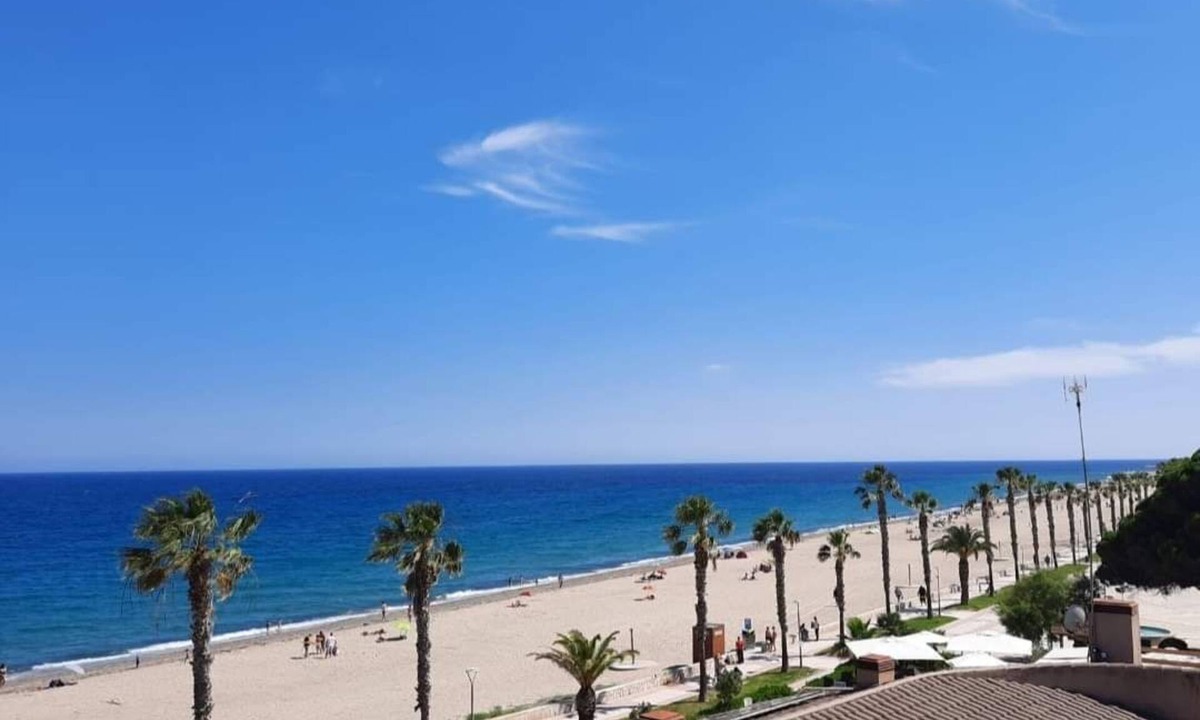 Miami Platja Villa | Air-conditioned seaside villa with private pool