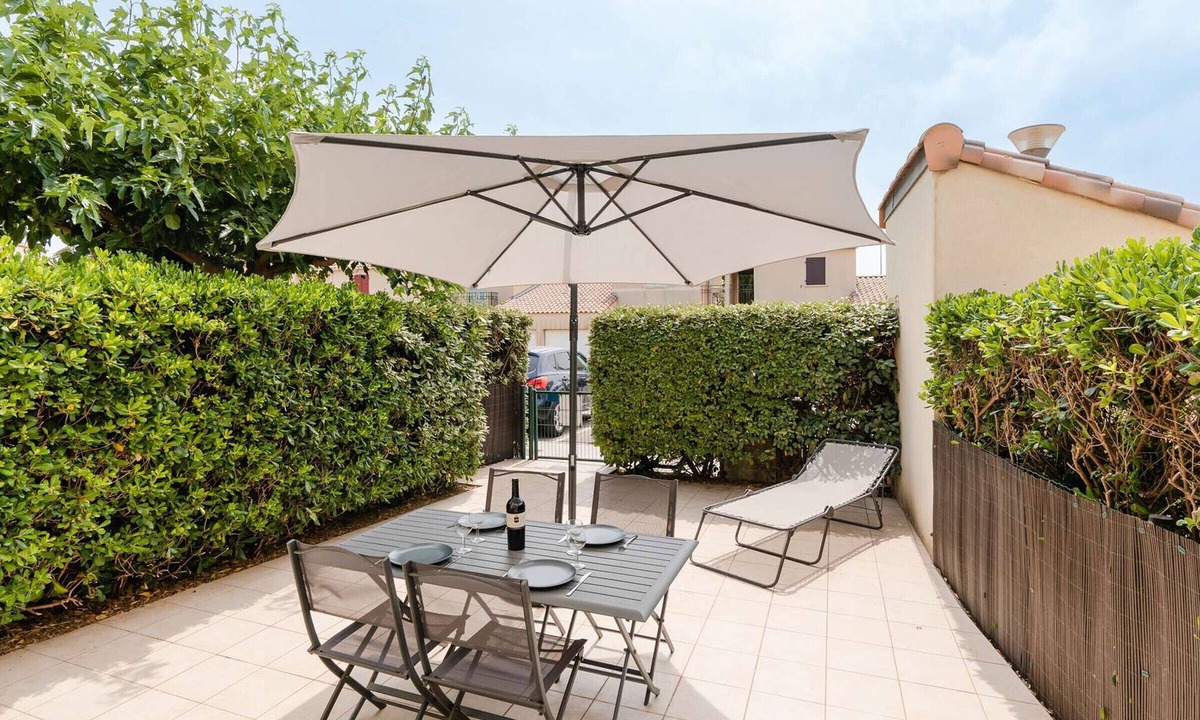 Narbonne-Plage Villa | Air-Conditioned 3-Room Villa with Pool, Terrace, and Private Parking for 6 Guests