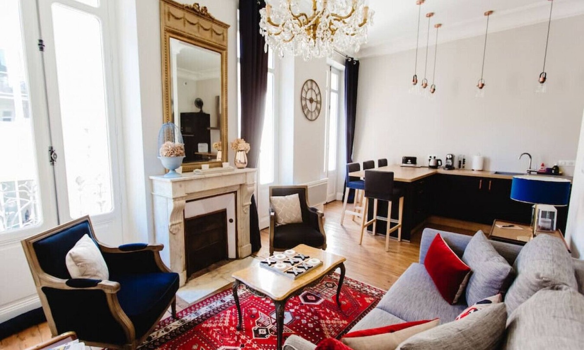Hotel de Ville - Quinconces Apartment | Air-conditioned, elegant, quiet, ideally located