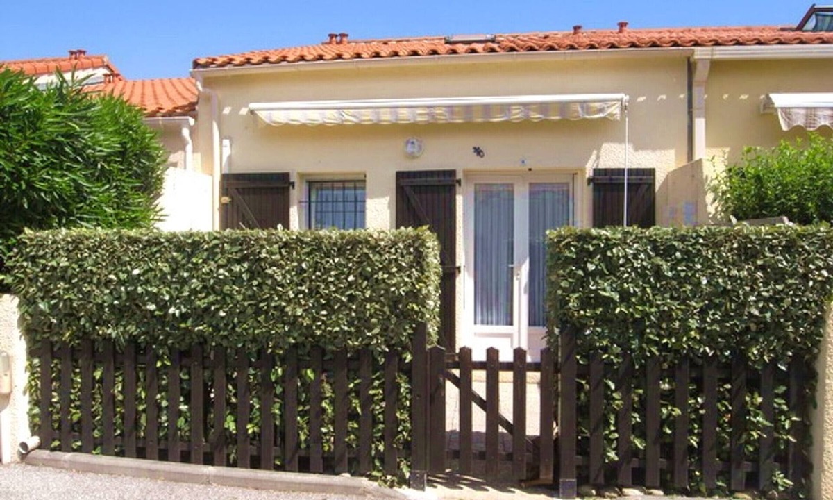 Plage d'Argeles House | Air-Conditioned Villa, Near Beach & Shops, Sleeps 5