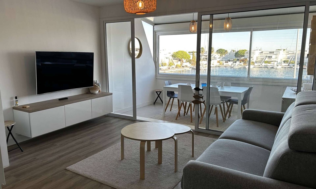 Le Grau-Du-Roi Apartment | Air-conditioned apartment with parking, port view - Le Grau-du-Roi