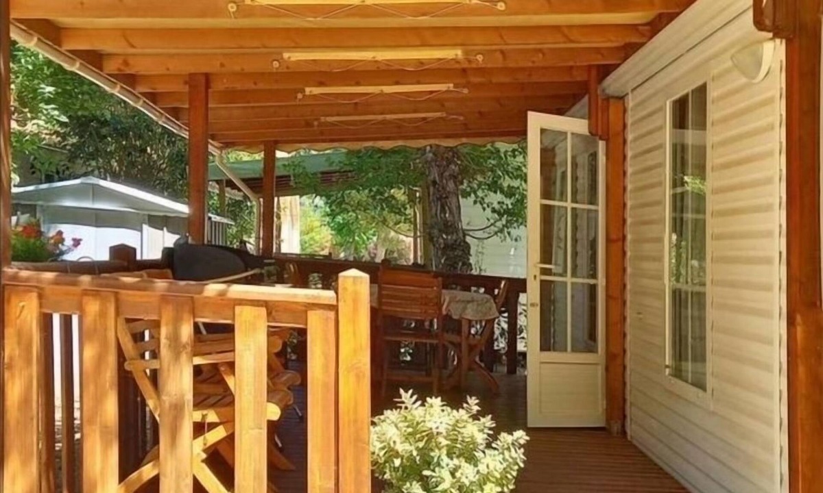 Lunel House | Air-conditioned mobile home with terrace - between sea and Camargue