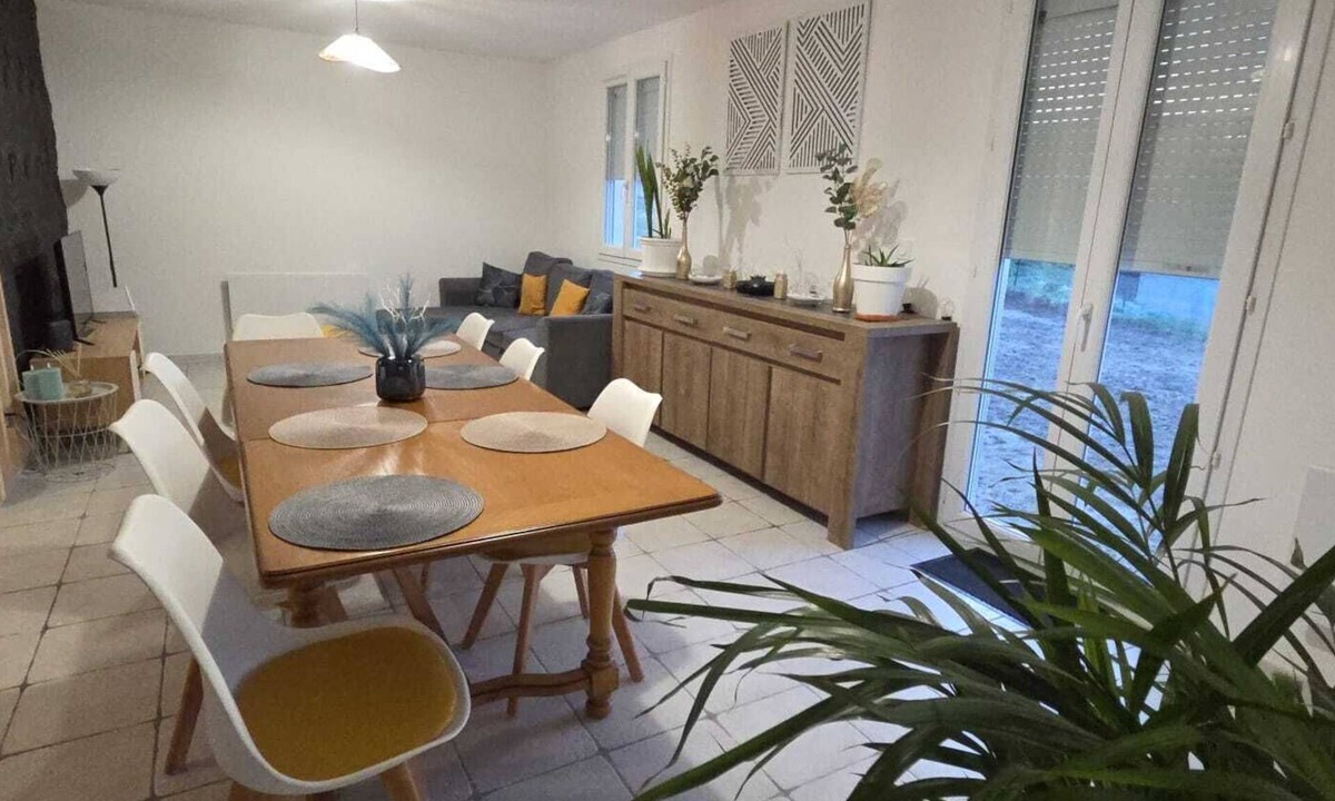 Dunes Villa | Air-conditioned single-storey house sleeps 10