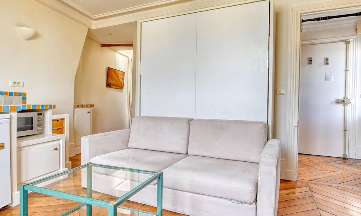 Saint-Germain-des-Pres Apartment | Air-conditioned studio in Saint Germain Pres Louvre