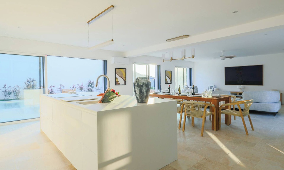 Le Bernard Villa | Air-conditioned villa with heated pool, near the sea