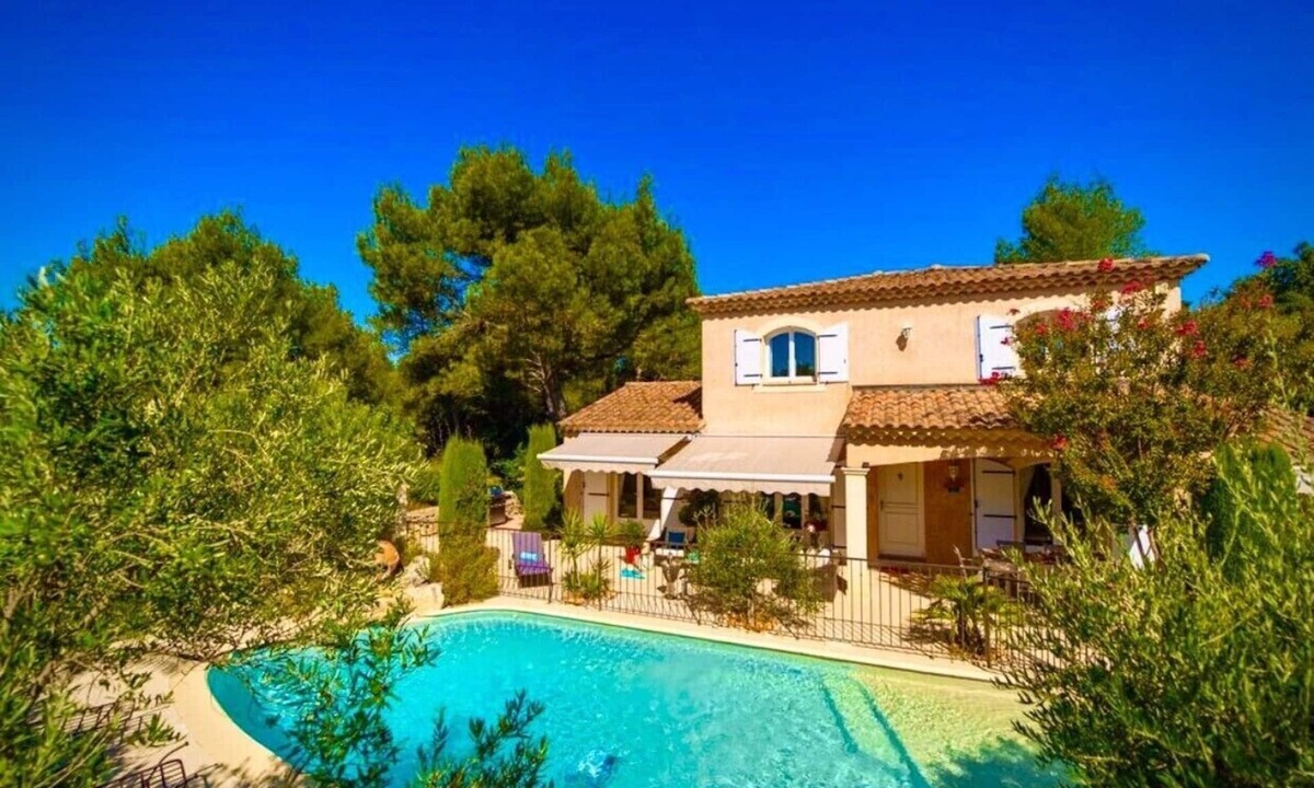 Les Angles Villa | Air-conditioned villa with private pool 5km from Avignon center