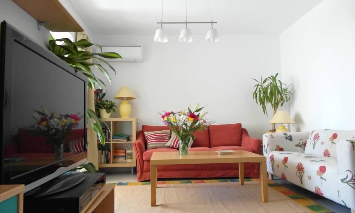 Urbanova Apartment | AIR CONDITIONING, FREE WIFI, NE TFLIX, ONLY 2 MINUTES BEACH