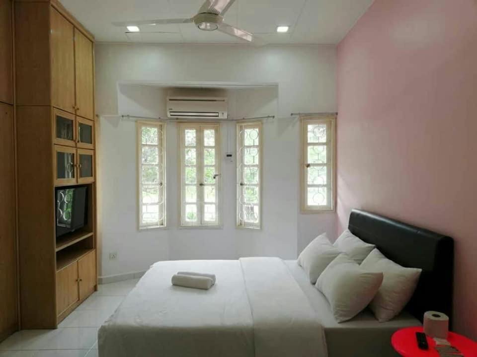 Kampung Cantik House | Air Itam 8 Rooms Comfortable Home Stay