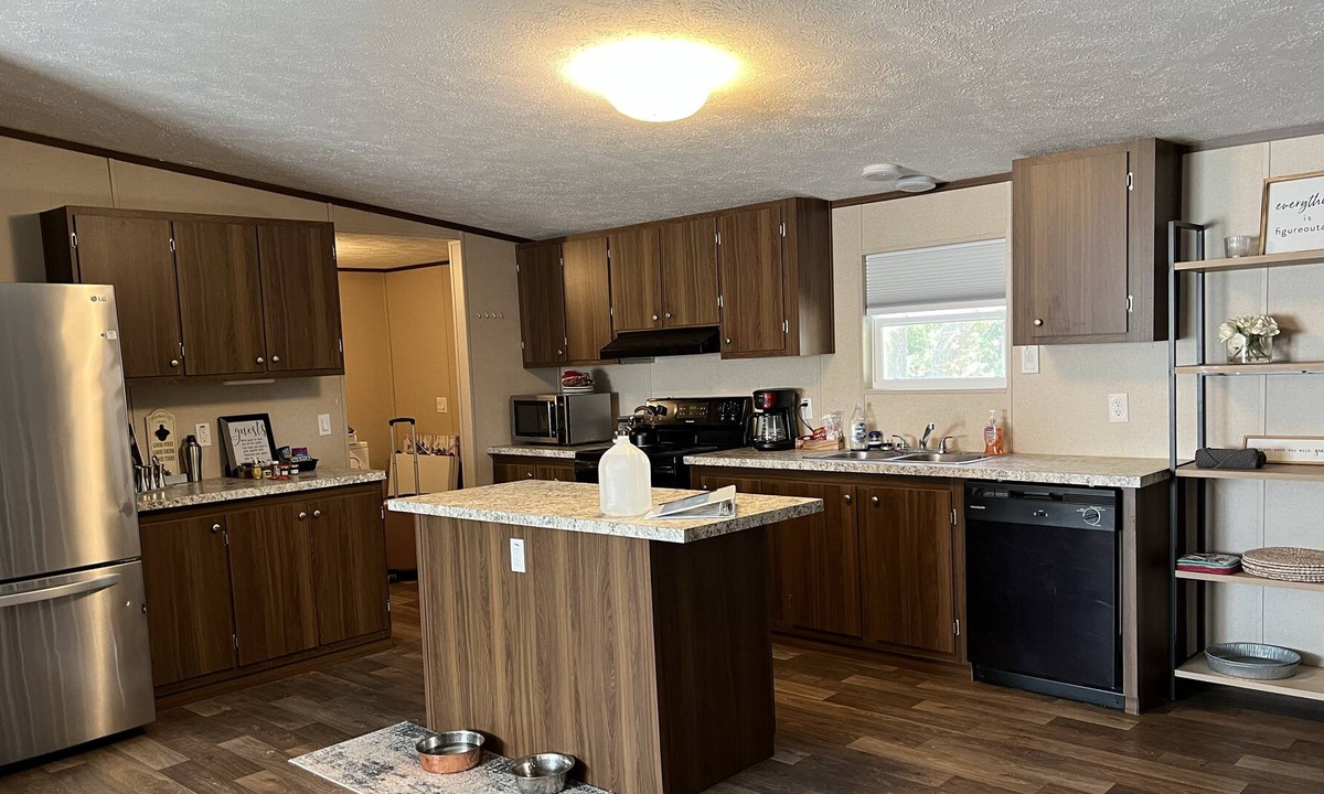 Waynoka House | Air Luxe - Located on the sand trail. 4 Bed 2 Bath