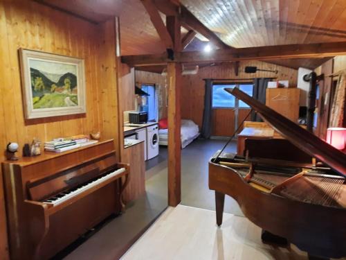 Brot-Dessous Ski Chalet | AirBee&Bee - Creux du Van