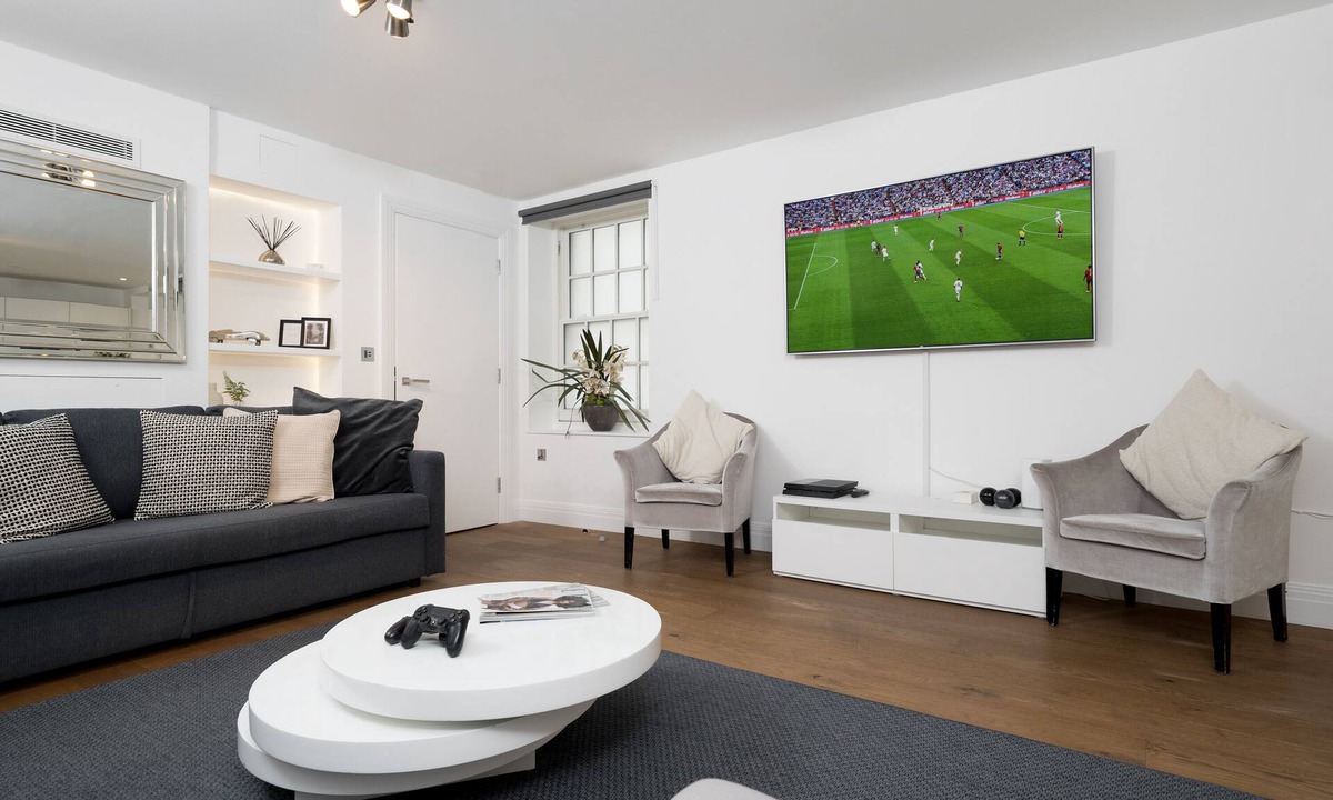 Covent Garden Apartment | AIRCON/LUXURY! 2BED/2BATH