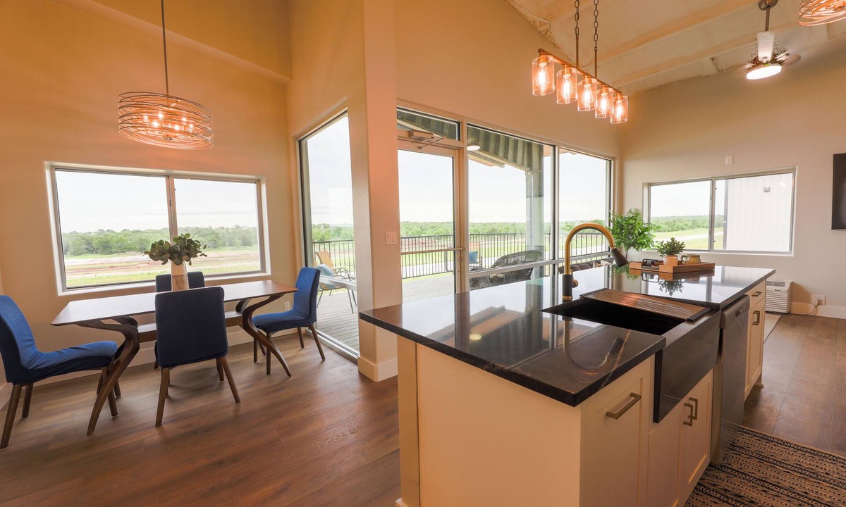 Salado Apartment | Airplane/Hanger Apartment 2 bedrooms 2bathrooms #4