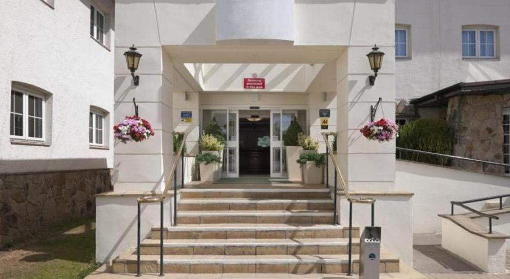 Wilmslow Hotel | Airport Inn Manchester