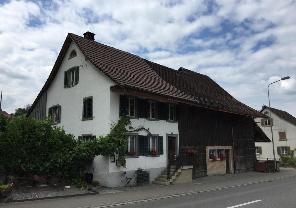 Lufingen Bed & Breakfast | Airport Zürich Elwiras B & B