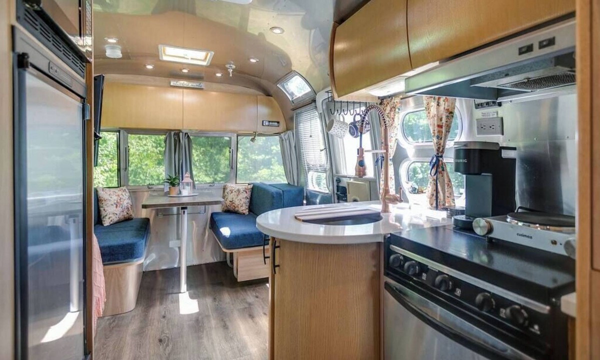 Franklin House | Airstream Camping Getaway in Liepers Fork
