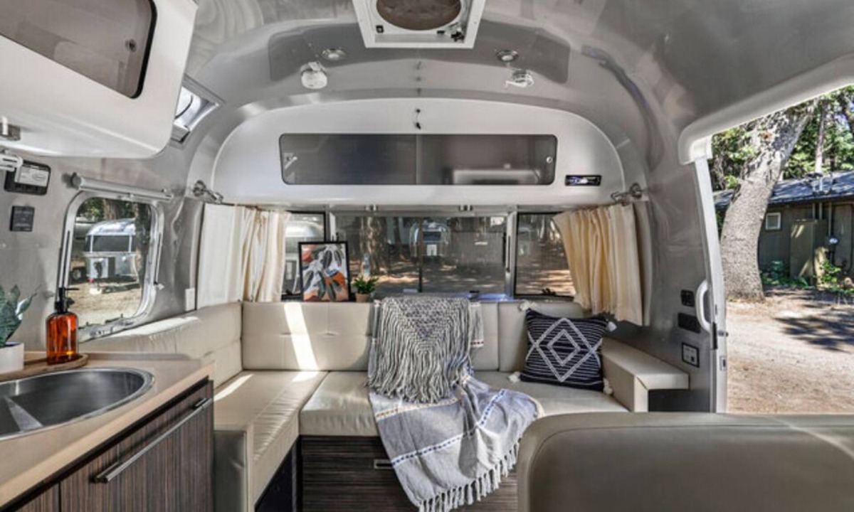 Dunsmuir Apartment | Airstream - (Willow)