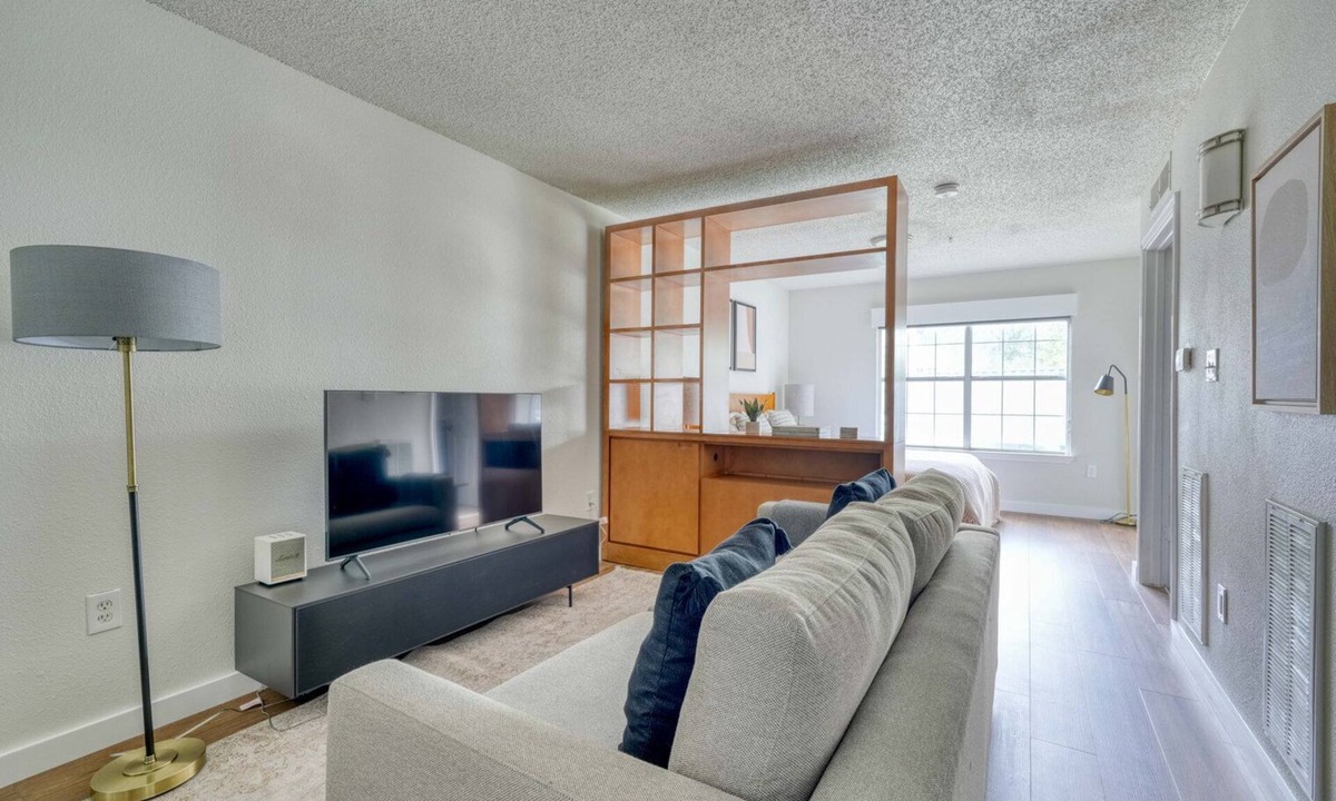 Gateway Apartment | Airy Gateway Studio w/Gym, Pool, nr Soccer, by Blueground