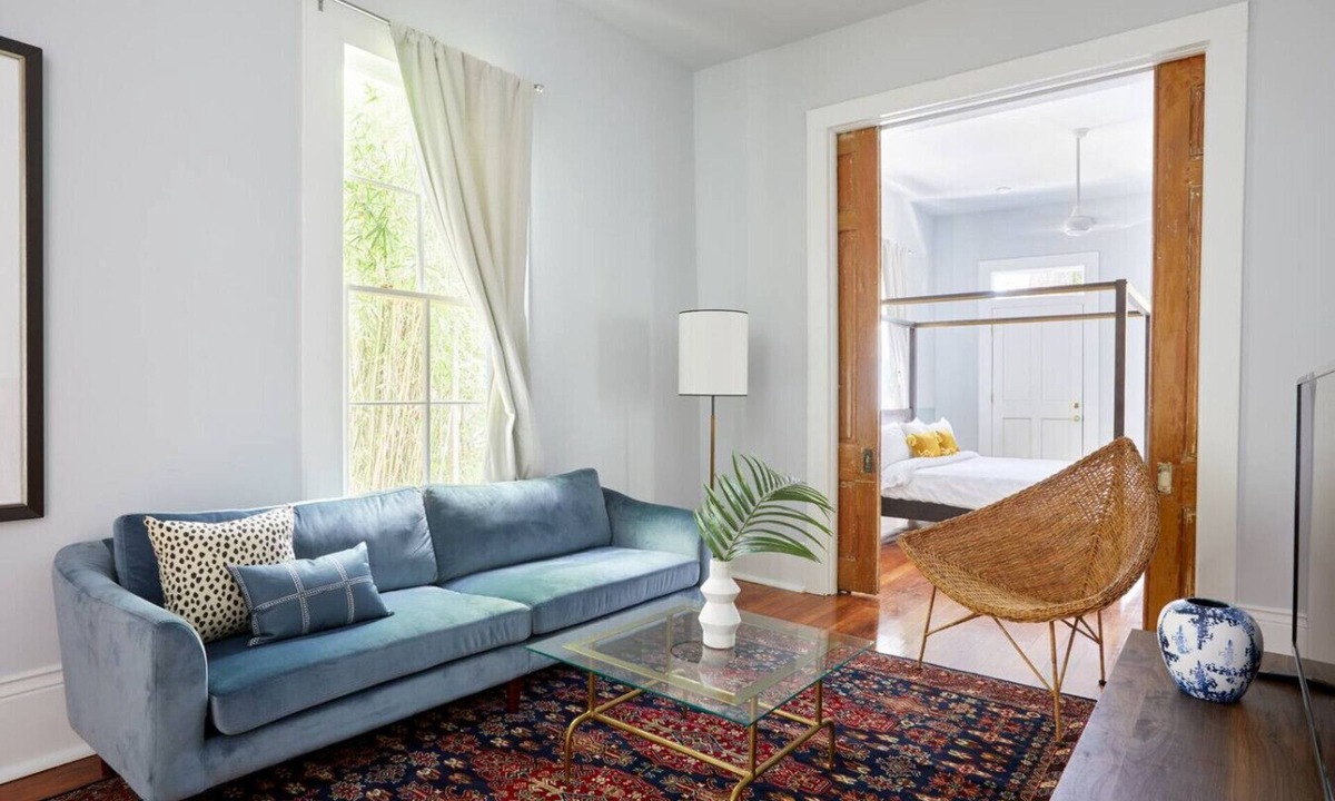 Uptown Historic District Apartment | Airy Magazine St Apt, Walk to Shops & Restaurants