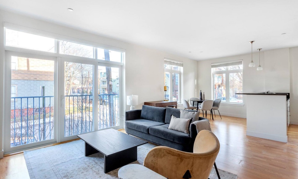 North Cambridge Apartment | Airy Porter Square 2BR w/W/D, Elevator, by Davis Station