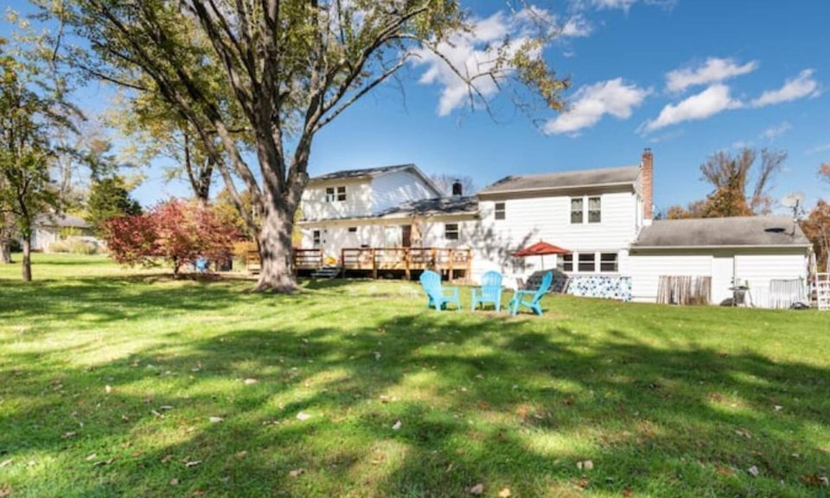 New Paltz Apartment | Airy & Private Escape on Mountain Rest Road Pool