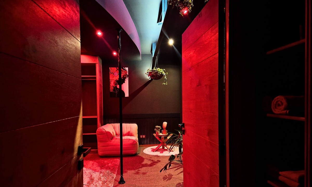 Lavaur Apartment | AKA LOVE ROOM