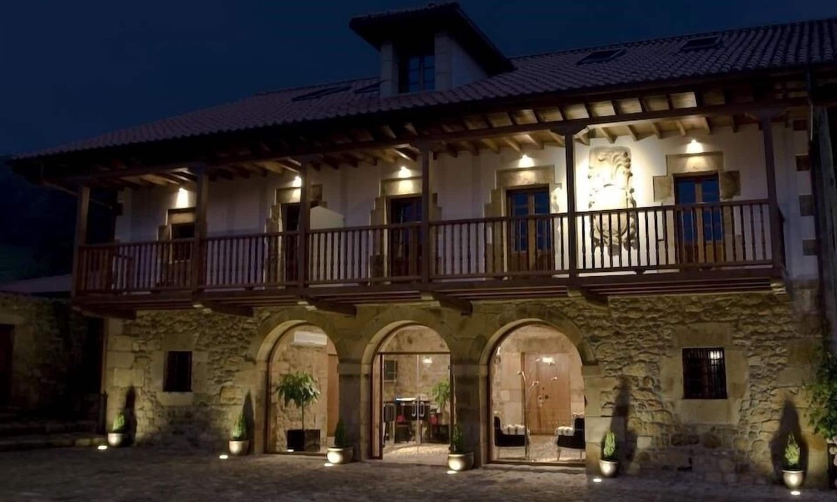 Llerana Hotel | Akla Hotel Suites Valles Pasiegos