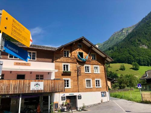 Glarus Sued Hostel | Aktivhostel HängeMatt