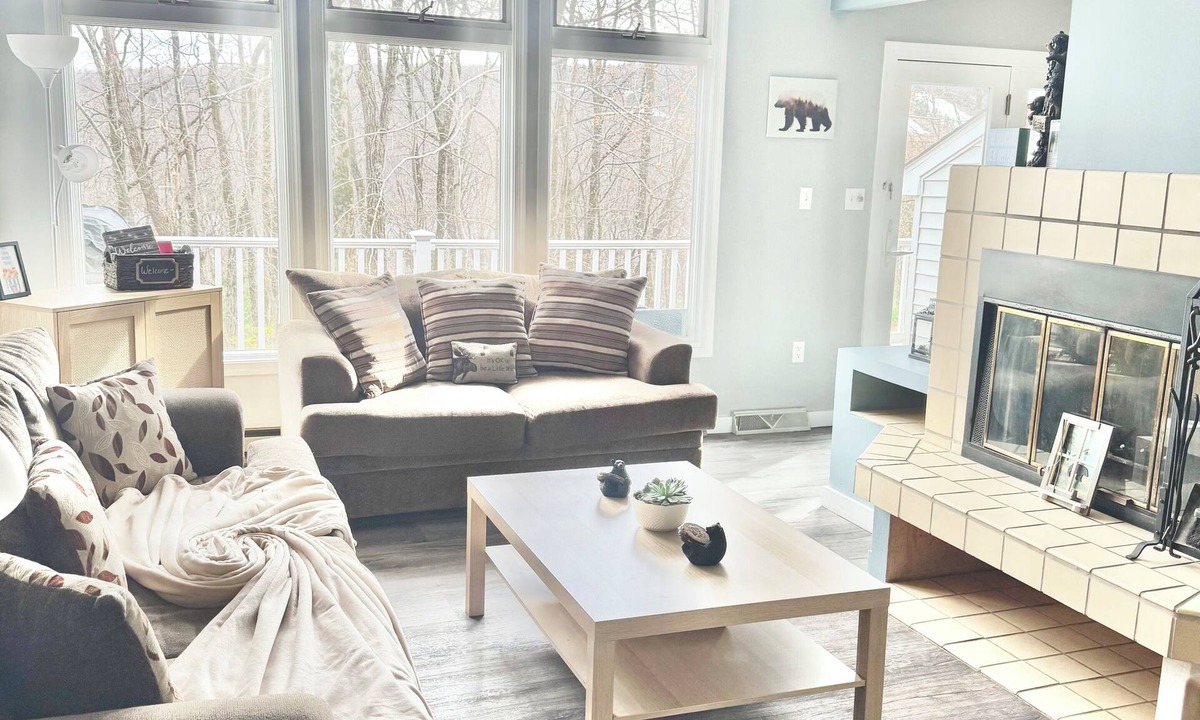 Lake Harmony House | Alafi Lakehouse