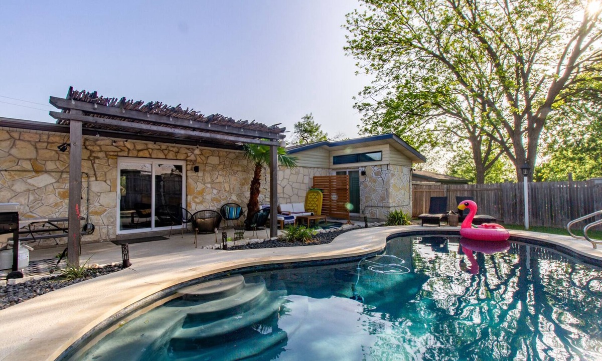 North San Antonio - SAT House | Alamo City Oasis, private pool and close to all the sights
