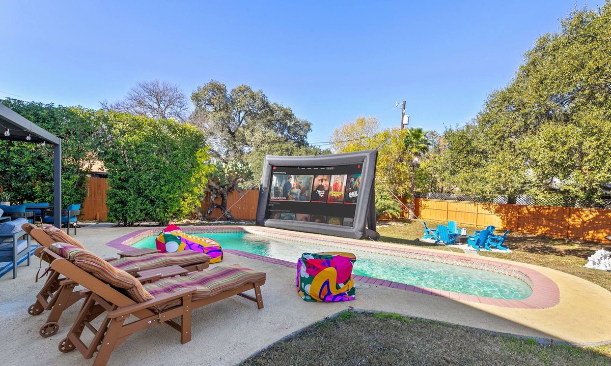 North San Antonio - SAT House | Alamo Family Retreat - Pool, Hot Tub, Game Room, Near Airport, Alamo, & Downtown