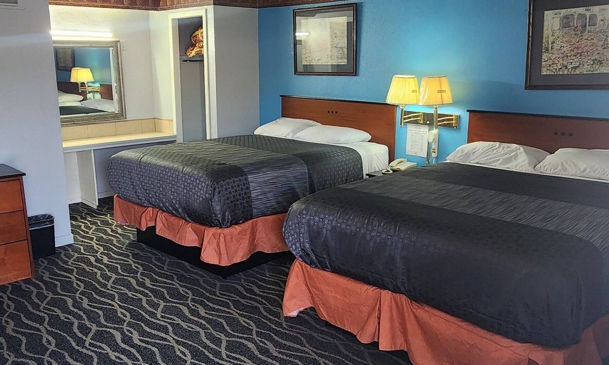 Elmwood Area Hotel | Alamo Motel
