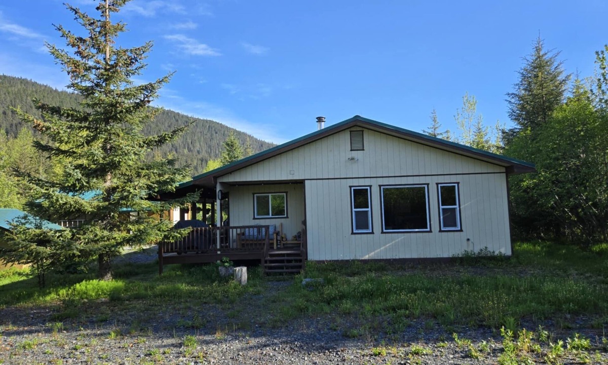 Bear Creek House | Alaska View Lodge