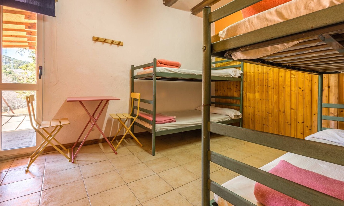 Salas de Pallars Apartment | Alberg La Solana - 21 - Quadruple Room (3 - 4 Guests)