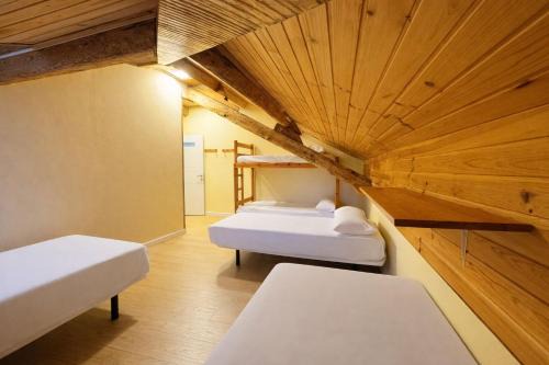 Castejon de Sos Hostel | Albergue Pájaro L