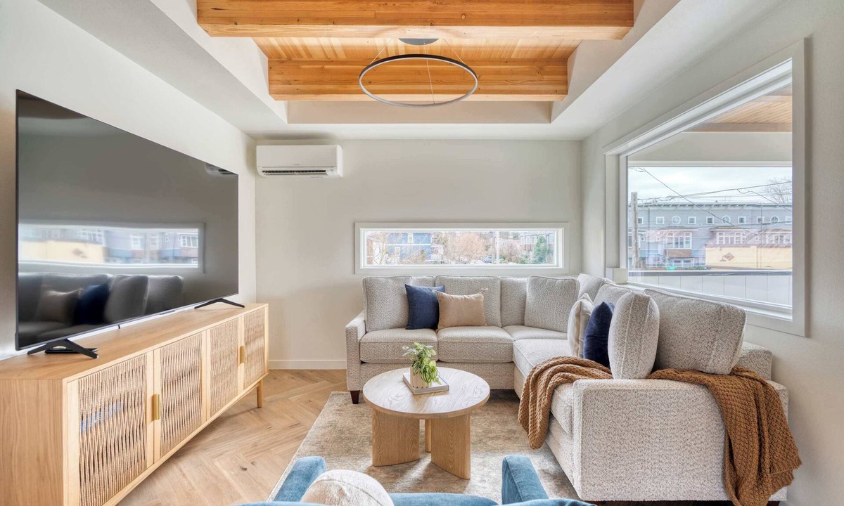 Alberta Arts District Condo | Alberta 3BR - Modern Design w/large covered deck