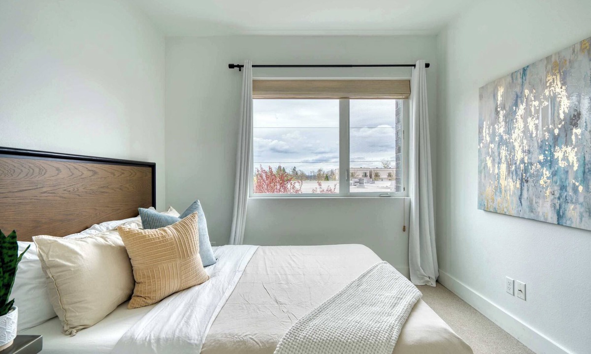 Humboldt Apartment | Alberta Arts - 2BR - Prime Spot - Modern Vibes