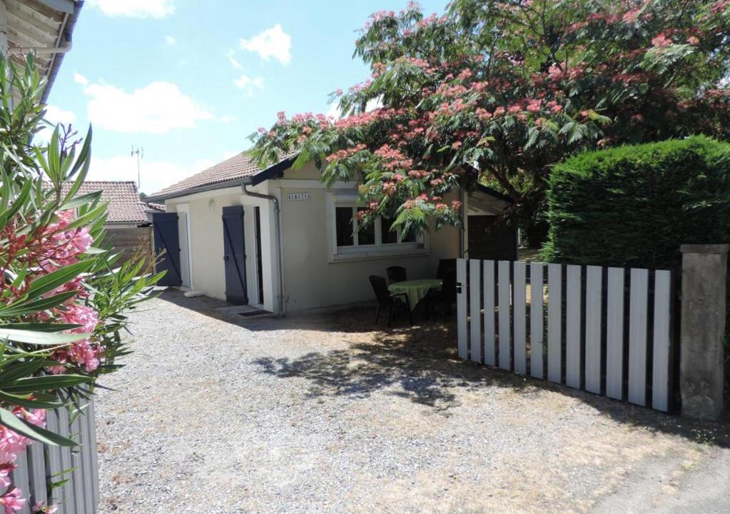 Sainte-Eulalie-en-Born House | Albizzia