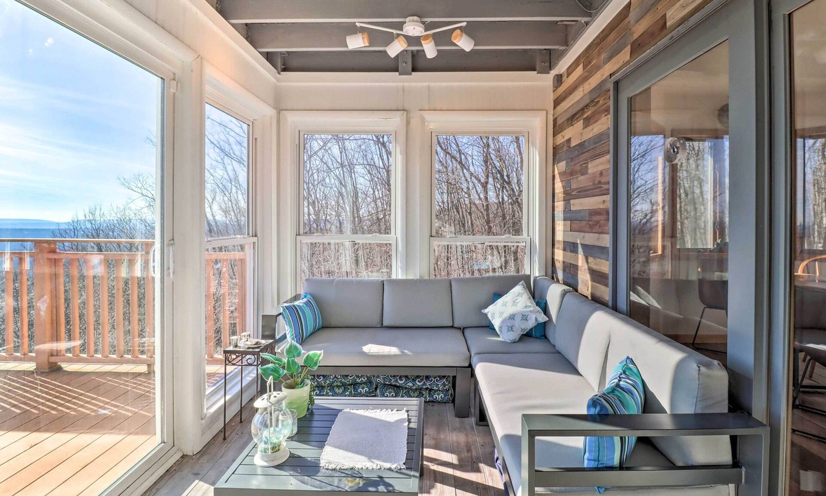 Jonas House | Albrightsville Home: Deck + Panoramic Valley View!