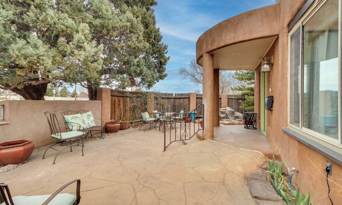 Nob Hill House | Albuquerque Home w/Patio < 1 Mile to Nob Hill!