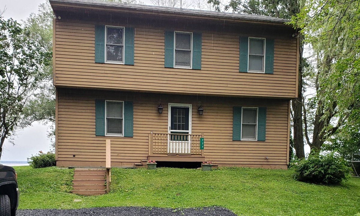 Alburg House | Alburg Lake House- With Five Kayaks
