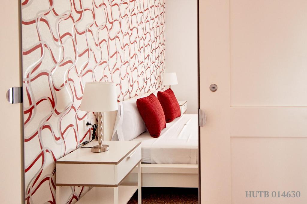 Barcelona Apartment | Alcam Barbera del Valles