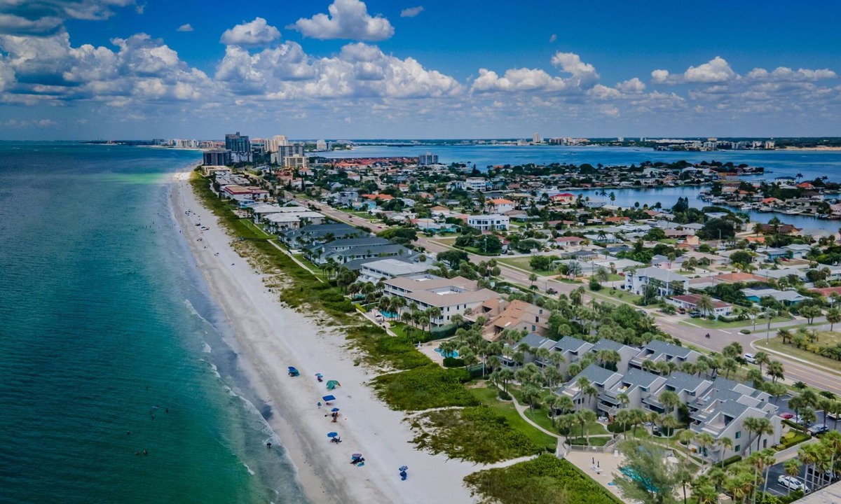 Belleair Beach Condo | Aldea 3 | Beachfront Paradise