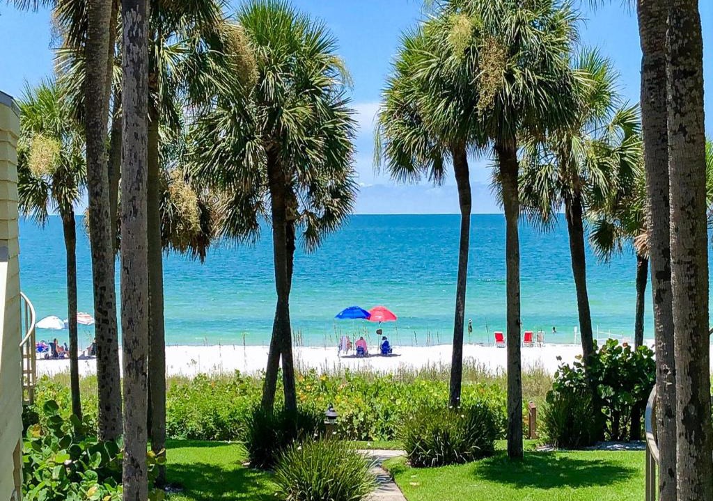 Belleair Beach Apartment | Aldea A8 Beachfront 2 Bedroom 2 Bath - Tranquil Belleair Beach