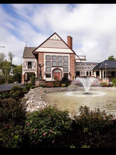 Lebanon - Pine Grove Bed & Breakfast | Alden Villa