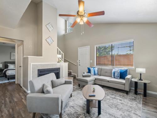 West Arlington House | Alder Stay 3BD Townhome Near AT&T Stadium FIFA