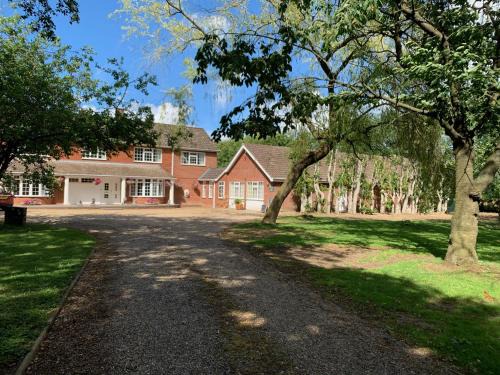 Great Ellingham Bed & Breakfast | Aldercarr Hall