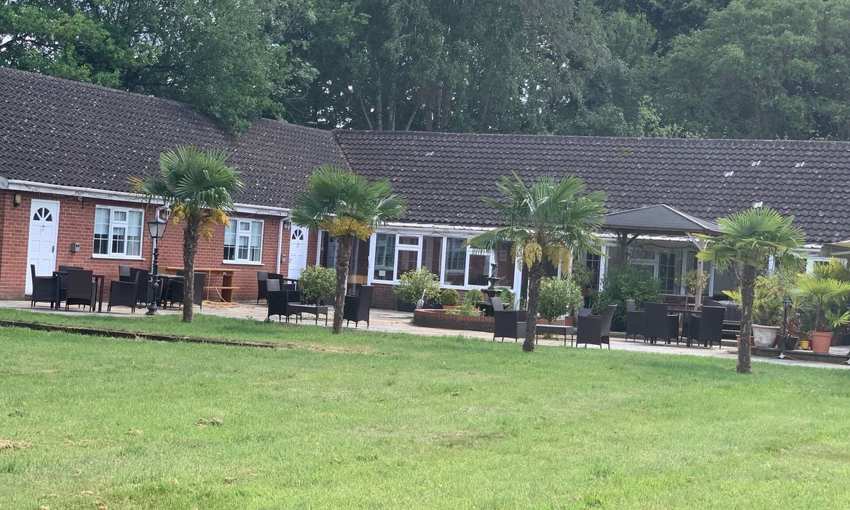 Great Ellingham Bed & Breakfast | Aldercarr Hall