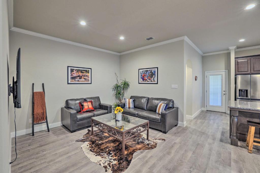 Parker County House | Aledo Home: Covered Patio & Yard, Near Fort Worth!