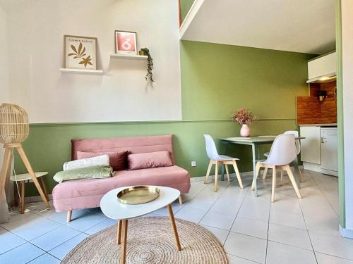 Conde-sur-Sarthe Apartment | Alençon appartement avec terrasse et parking